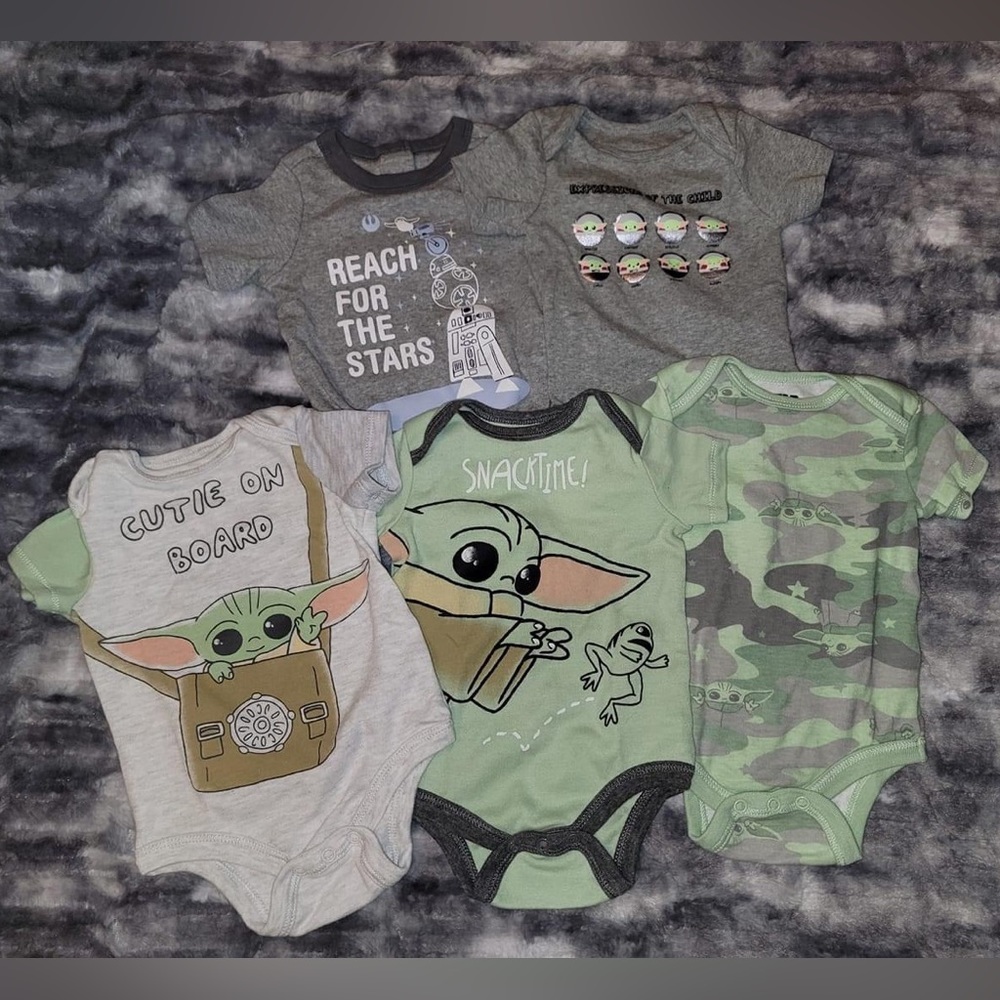 Star Wars - Lot of 5 onesies - size 3-6 months